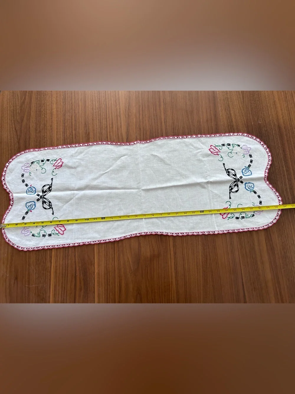 Vintage Embroidered Dresser Scarf Table Runner Flower Butterfly Bow Lace 34x12.5